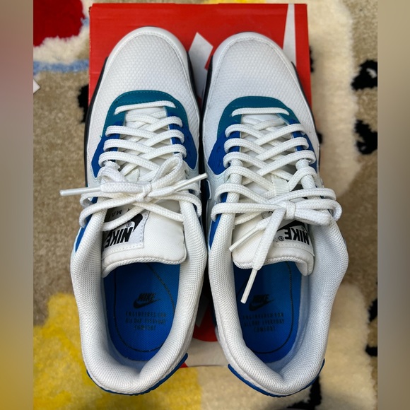 Nike Women’s Air Max 90 - Picture 2 of 5